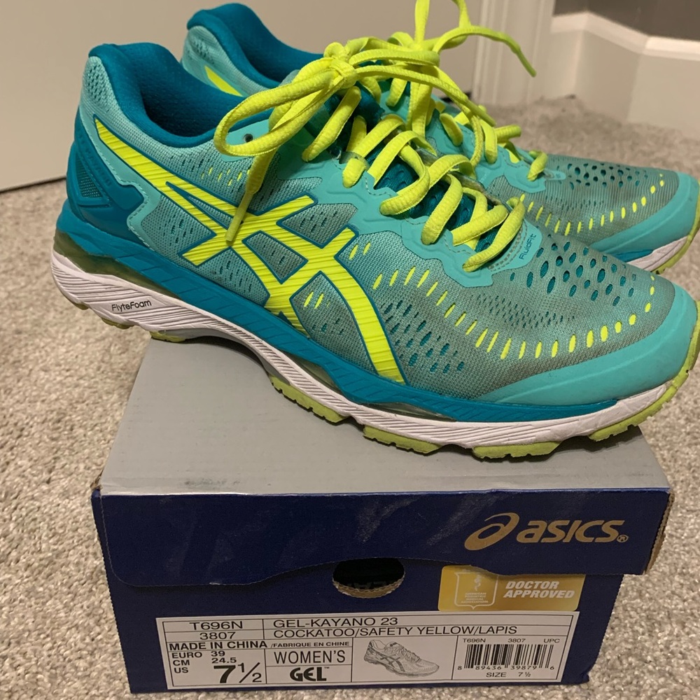ASICS Gel Kayano in size 7.5